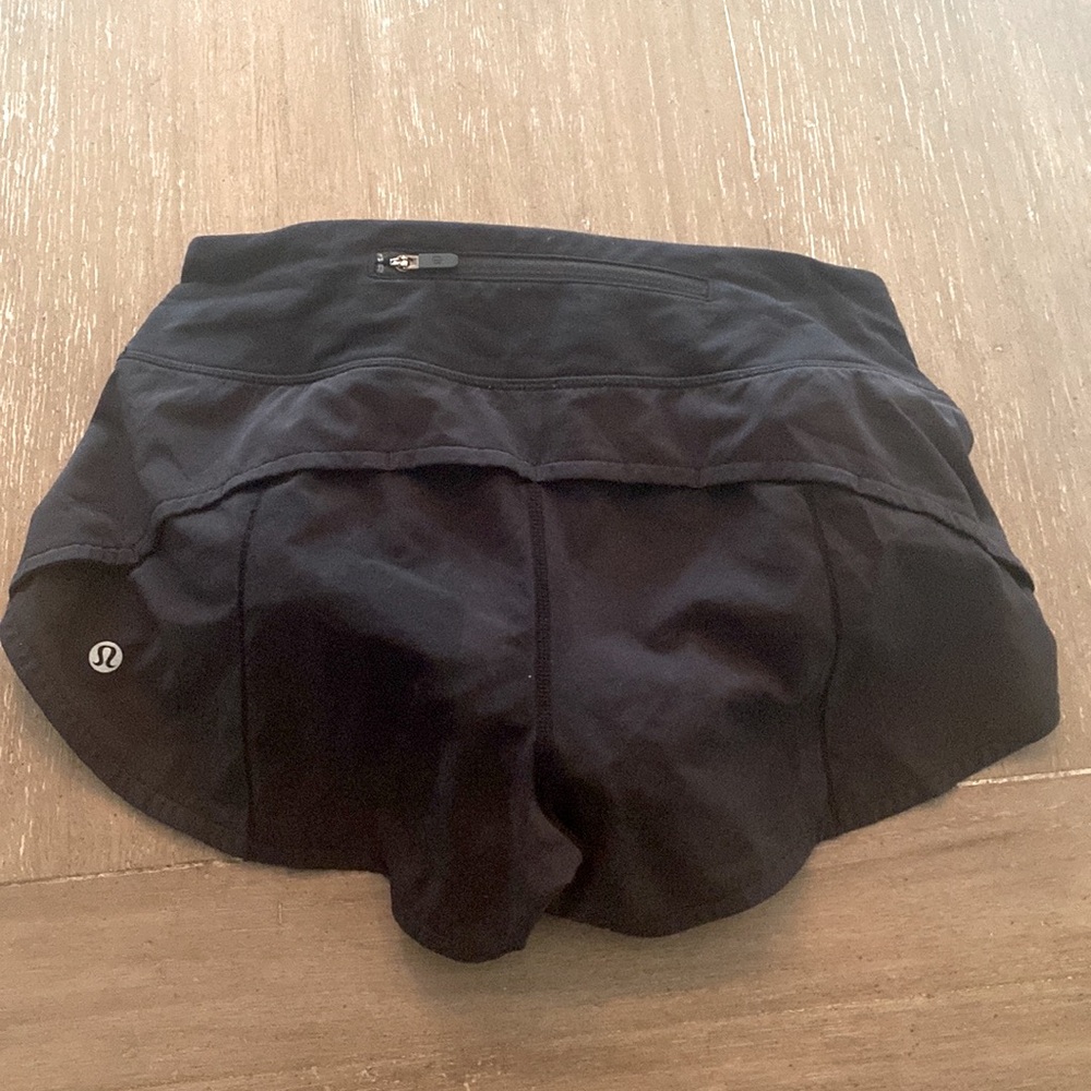 Lululemon Speed Up Low Rise Lined Short, Black, Size 6